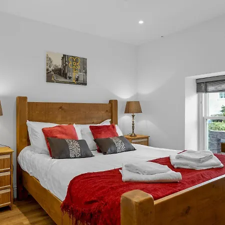 Apartment 3 Bed Above Beautiful Country Pub - Pass The Keys *
