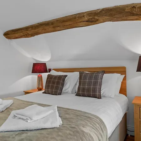 Apartment 3 Bed Above Beautiful Country Pub - Pass The Keys
